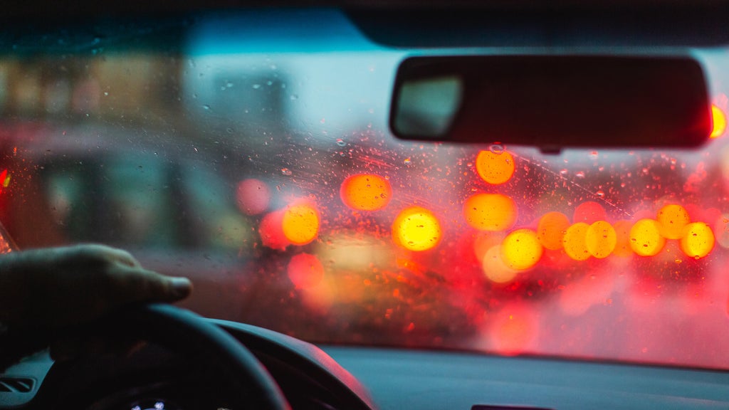 Driver arrested after throwing glass bottle at woman in Hallandale Beach road rage attack, police say — Vero Beach Community news