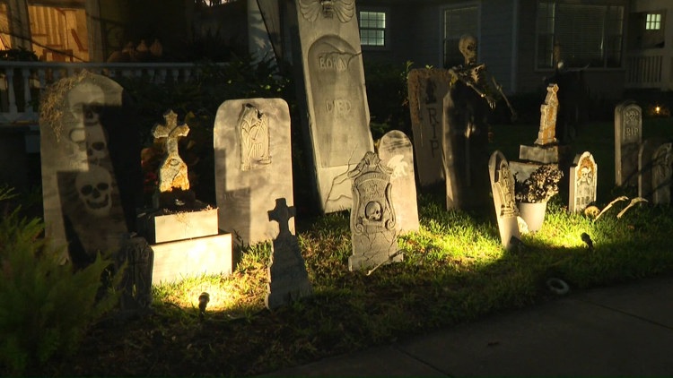 Tampa Bay families balance Halloween traditions with higher costs — Vero Beach Community news